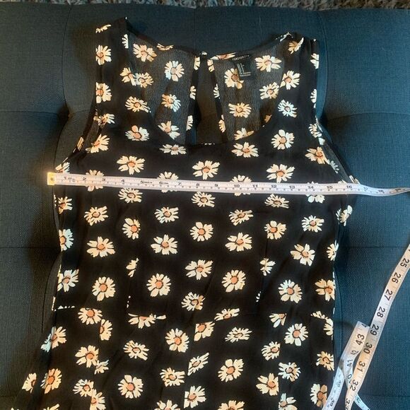 🎄Forever 21 Daisy Print Romper - Picture 10 of 10